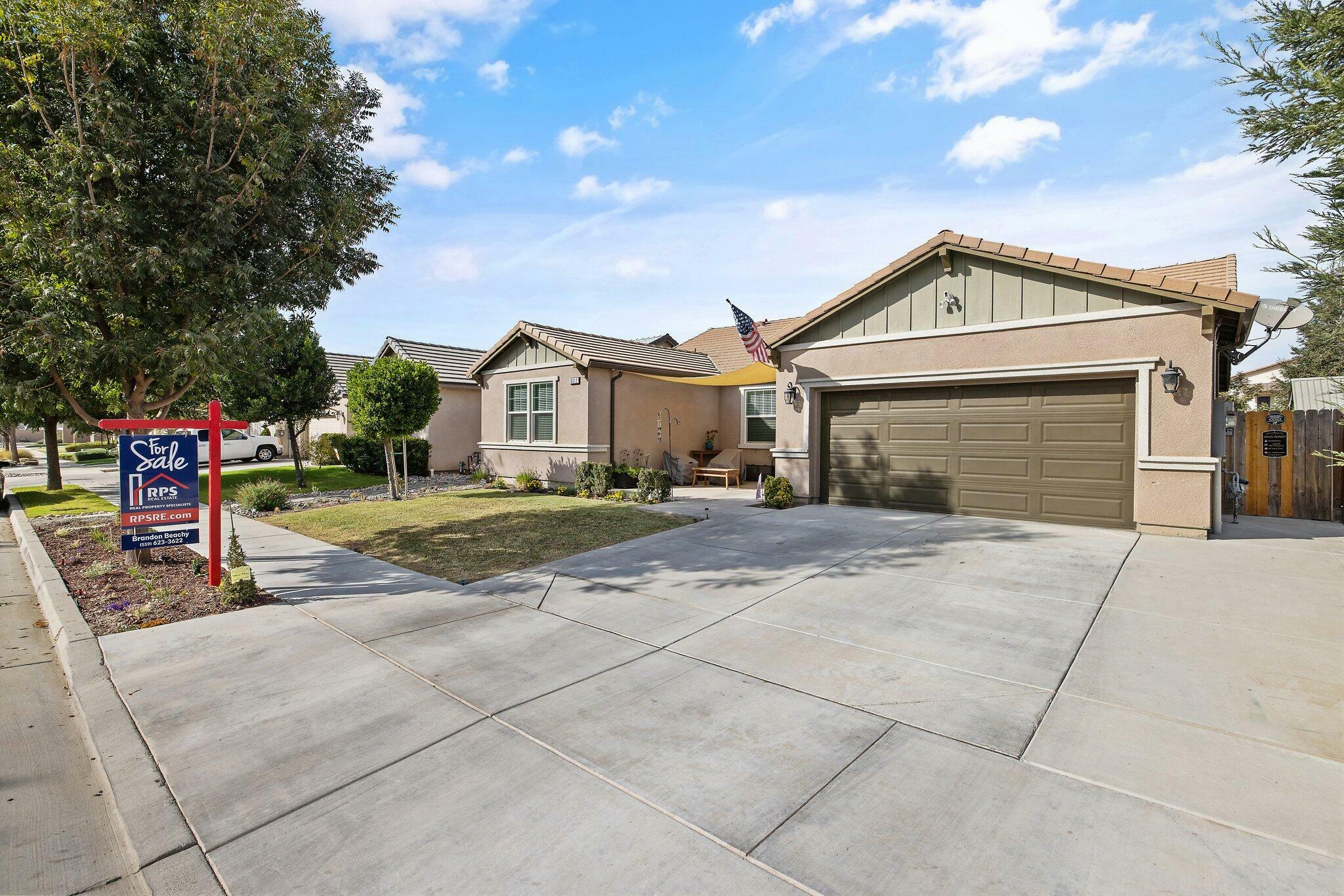 6312 W Prospect Avenue  Visalia CA 93291 photo