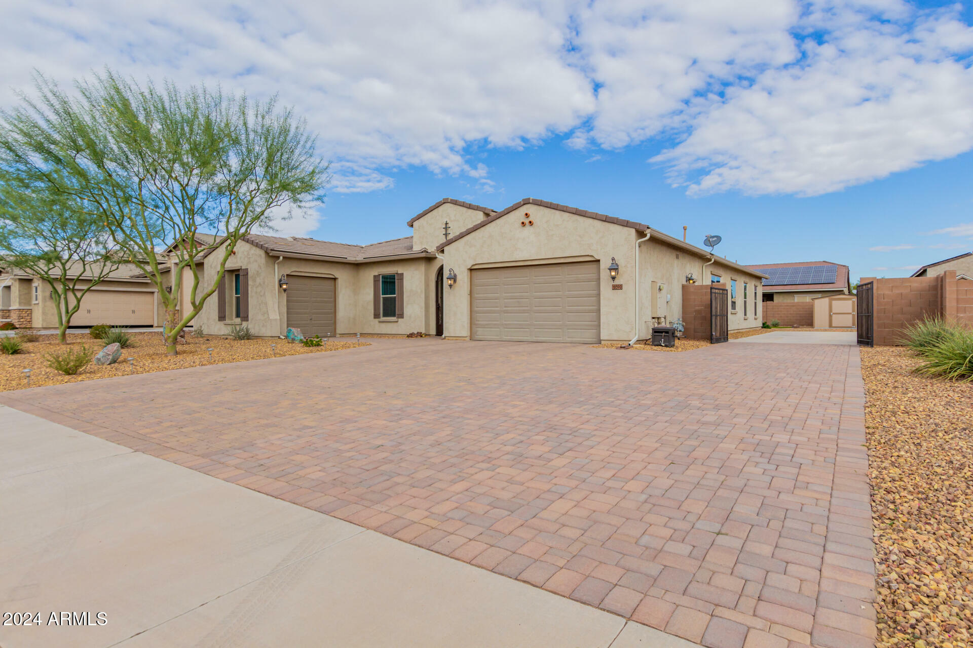 Property Photo:  18590 W Coolidge Street  AZ 85395 