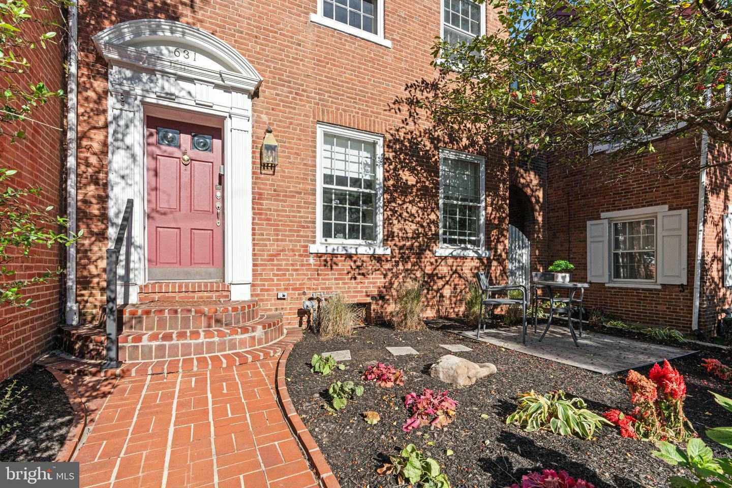 Property Photo:  631 S Front Street  PA 17104 