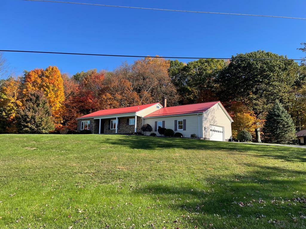 Property Photo:  156 Country Side Lane  PA 15904 