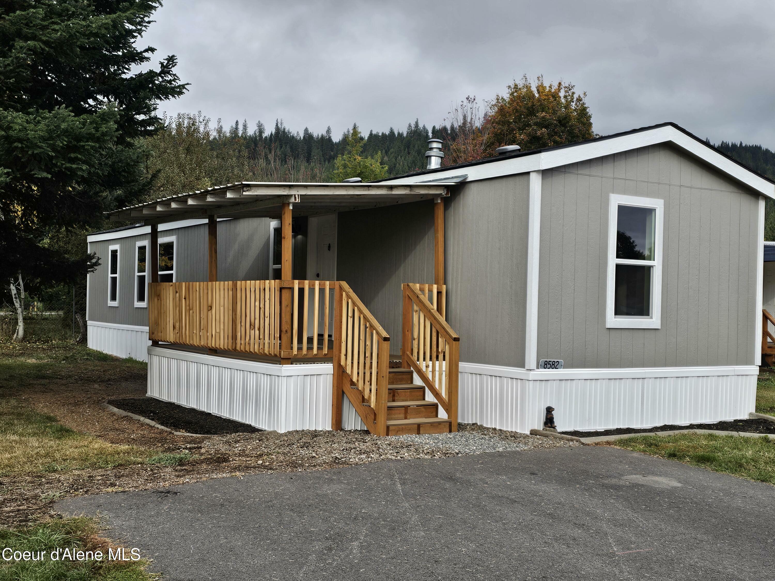 8582 W Park Loop  Rathdrum ID 83858 photo