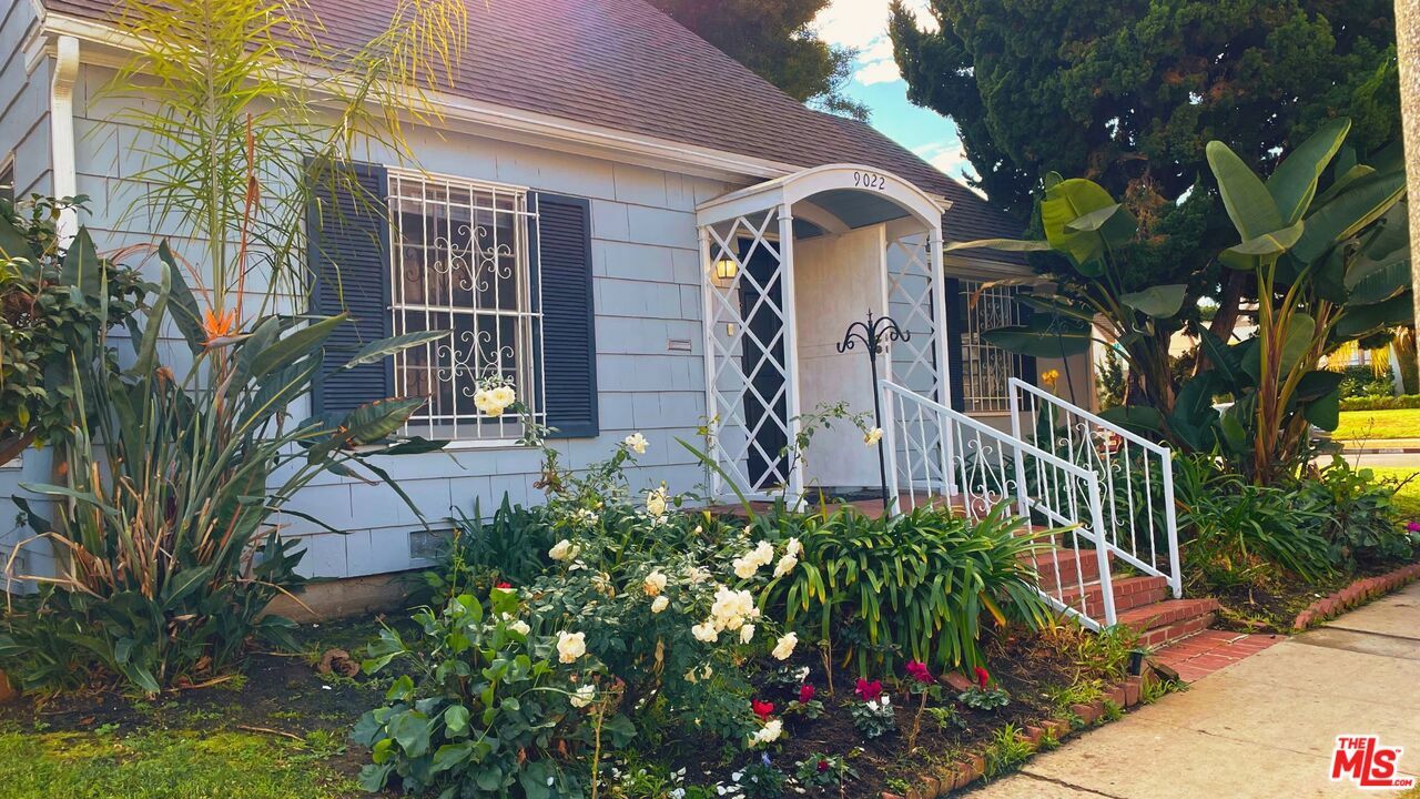 Property Photo:  9022   Alcott St  CA 90035 