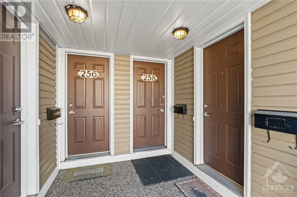 Property Photo:  258 Chapman Mills Drive  ON K2J 0B9 