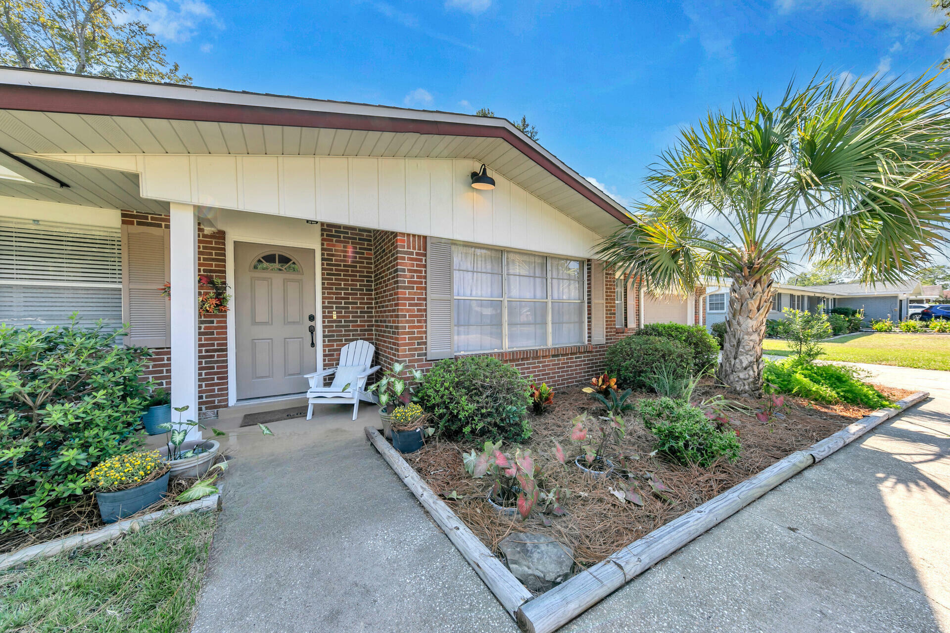 Property Photo:  38 Poplar Avenue  FL 32579 