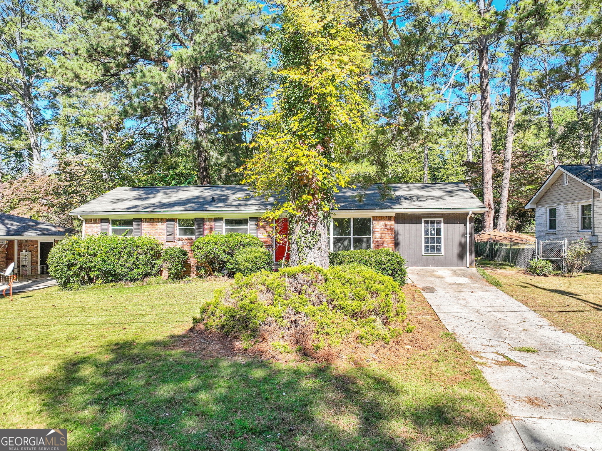 Property Photo:  4639 Tell Road SW  GA 30331 