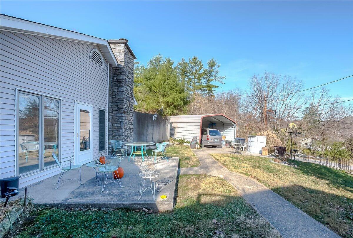 Property Photo: 4 &Amp 6 Shelby Lane KY 40601