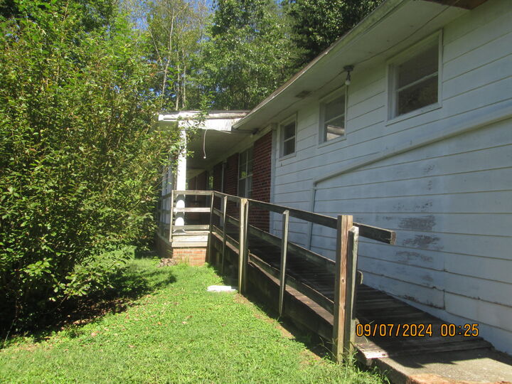 Property Photo: 4394 W US 25 KY 40769
