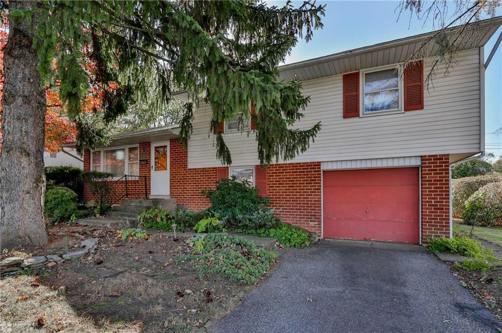 Property Photo:  1959 Collingswood Drive  PA 18018 