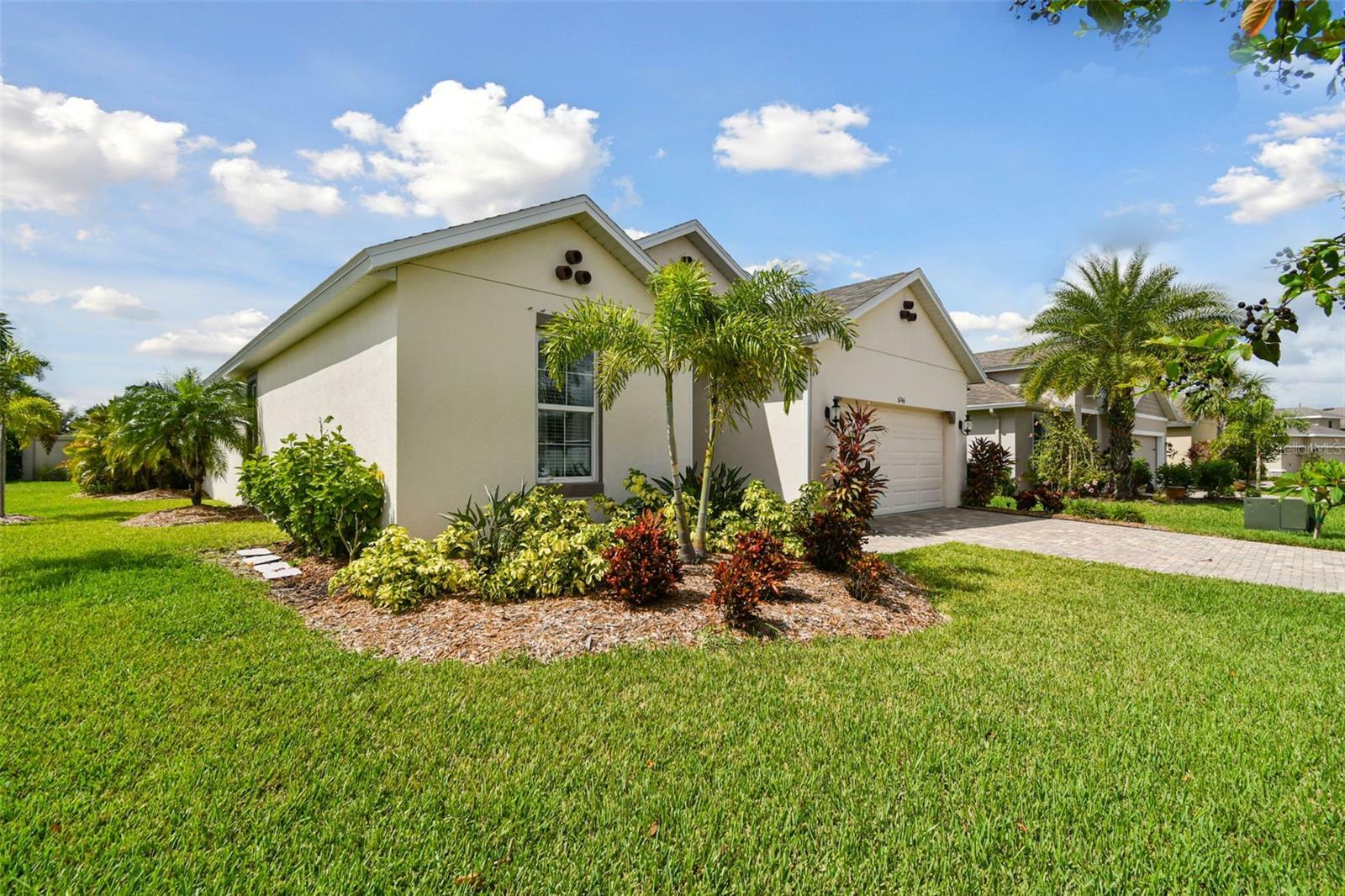 Property Photo:  6746 Devesta Loop  FL 34221 