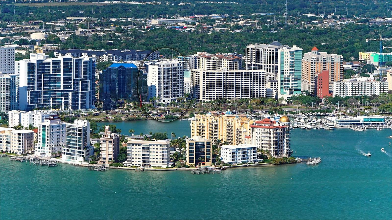 Property Photo: 1233 N Gulfstream Avenue 1001 FL 34236