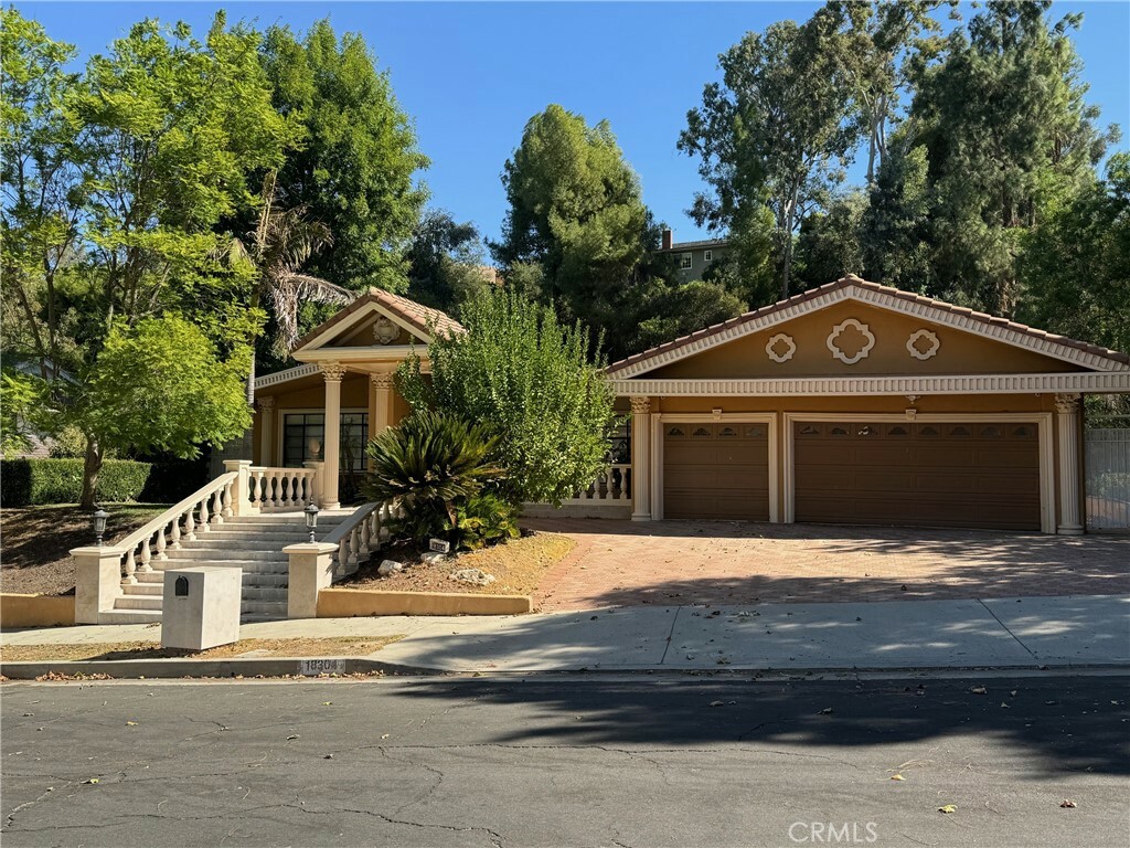 18304 Lake Encino Drive  Encino CA 91316 photo