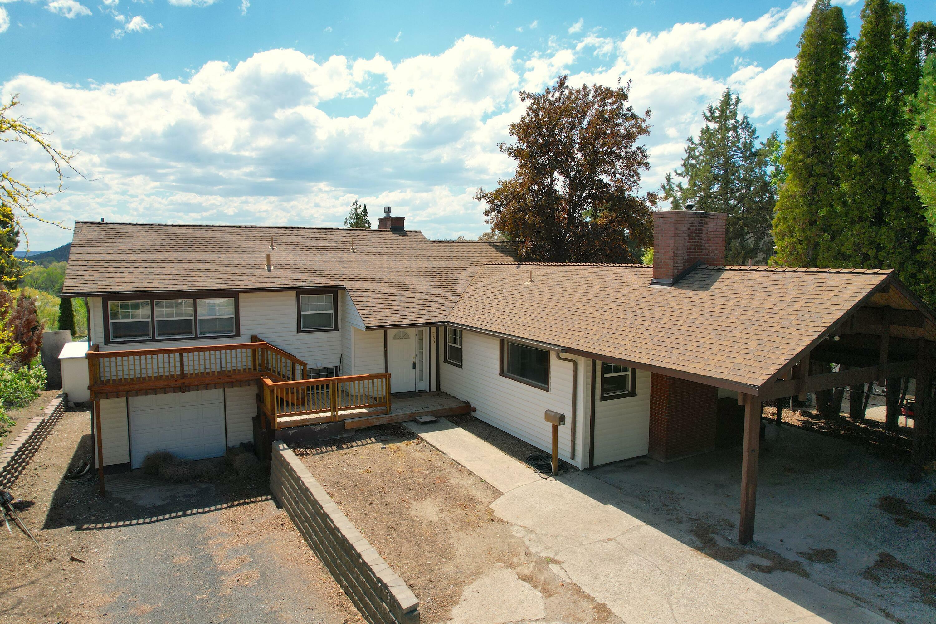 Property Photo: 750 NE Ochoco Avenue OR 97754