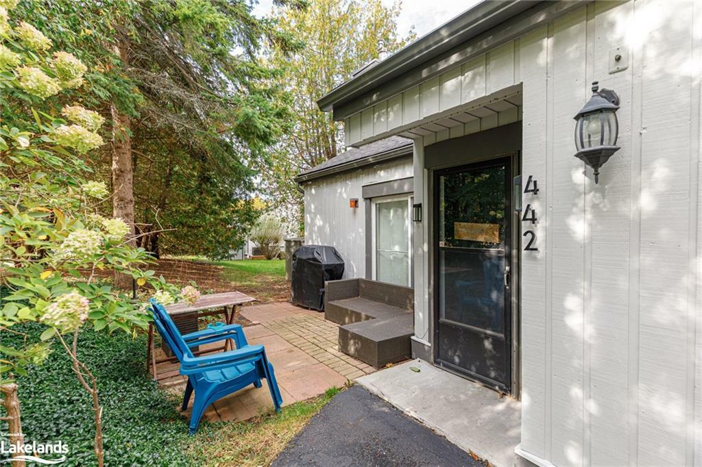 Property Photo:  442 Oxbow Crescent 11  ON L9Y 5B4 