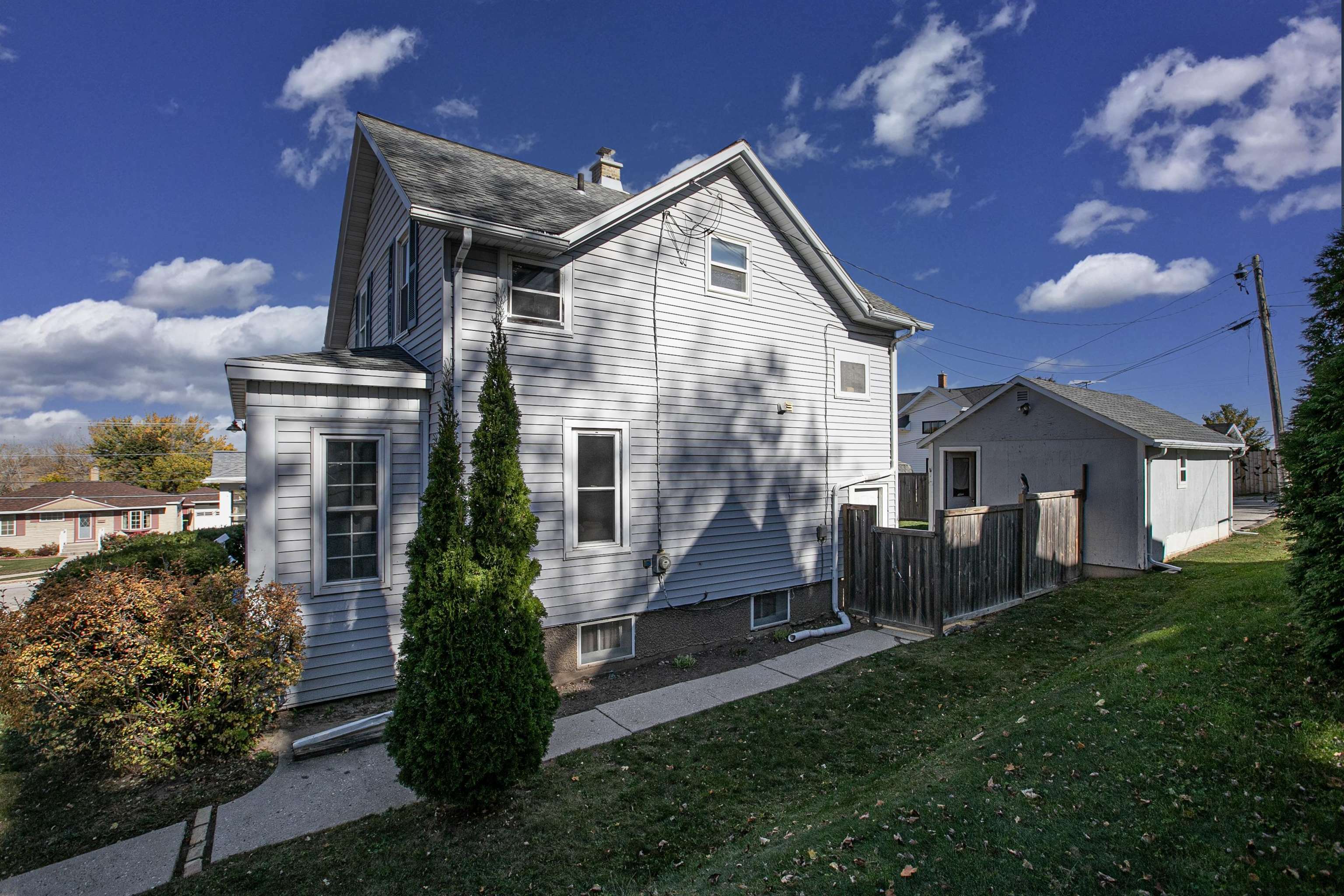 Property Photo:  2226 Jackson Street  WI 53061 