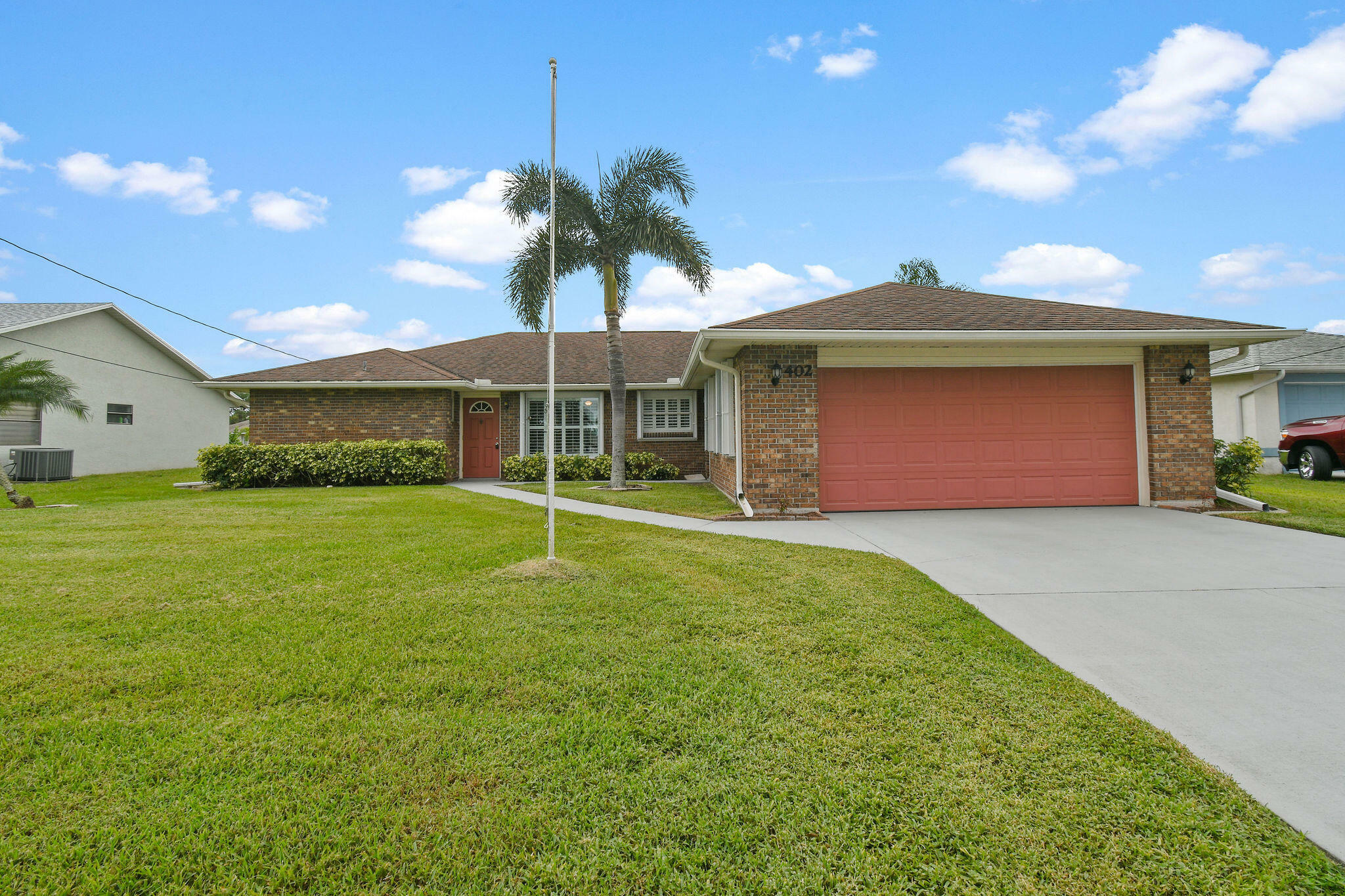 Property Photo:  402 SW Carter Avenue  FL 34983 