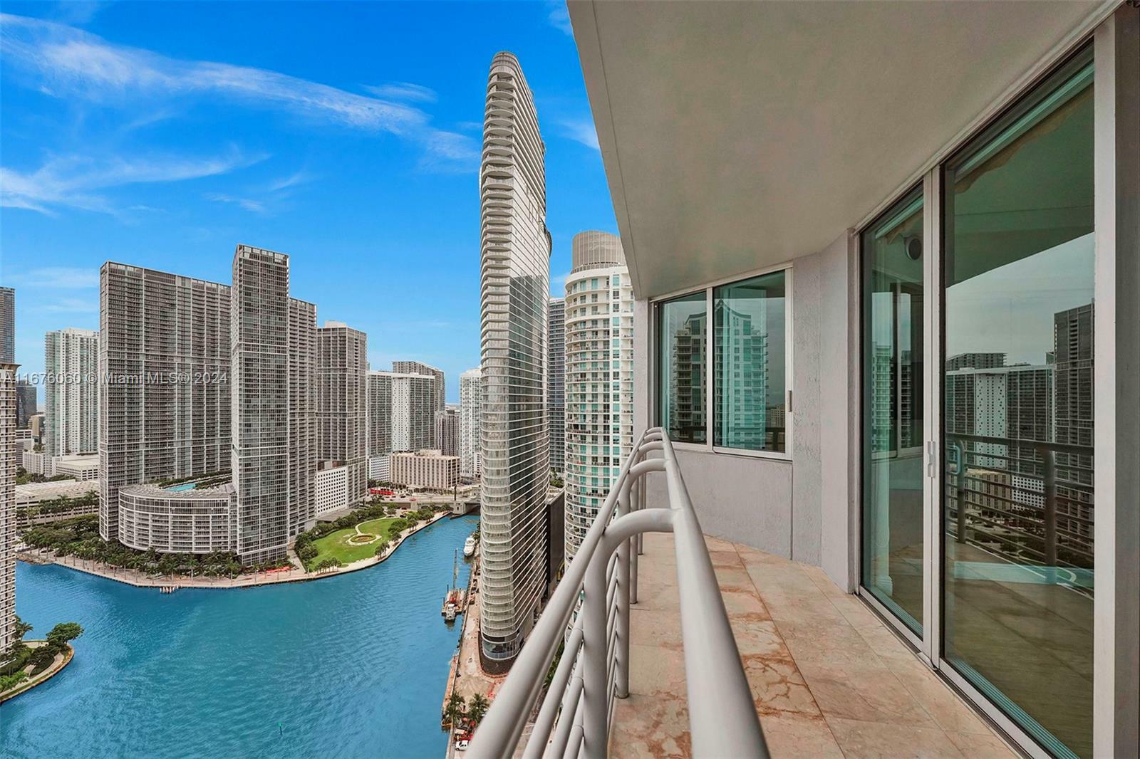 Property Photo:  325 S Biscayne Blvd 3521  FL 33131 