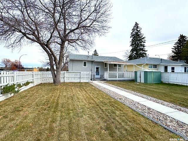 Photo de la propriété:  890 9th Avenue NE  SK S9H 2S7 