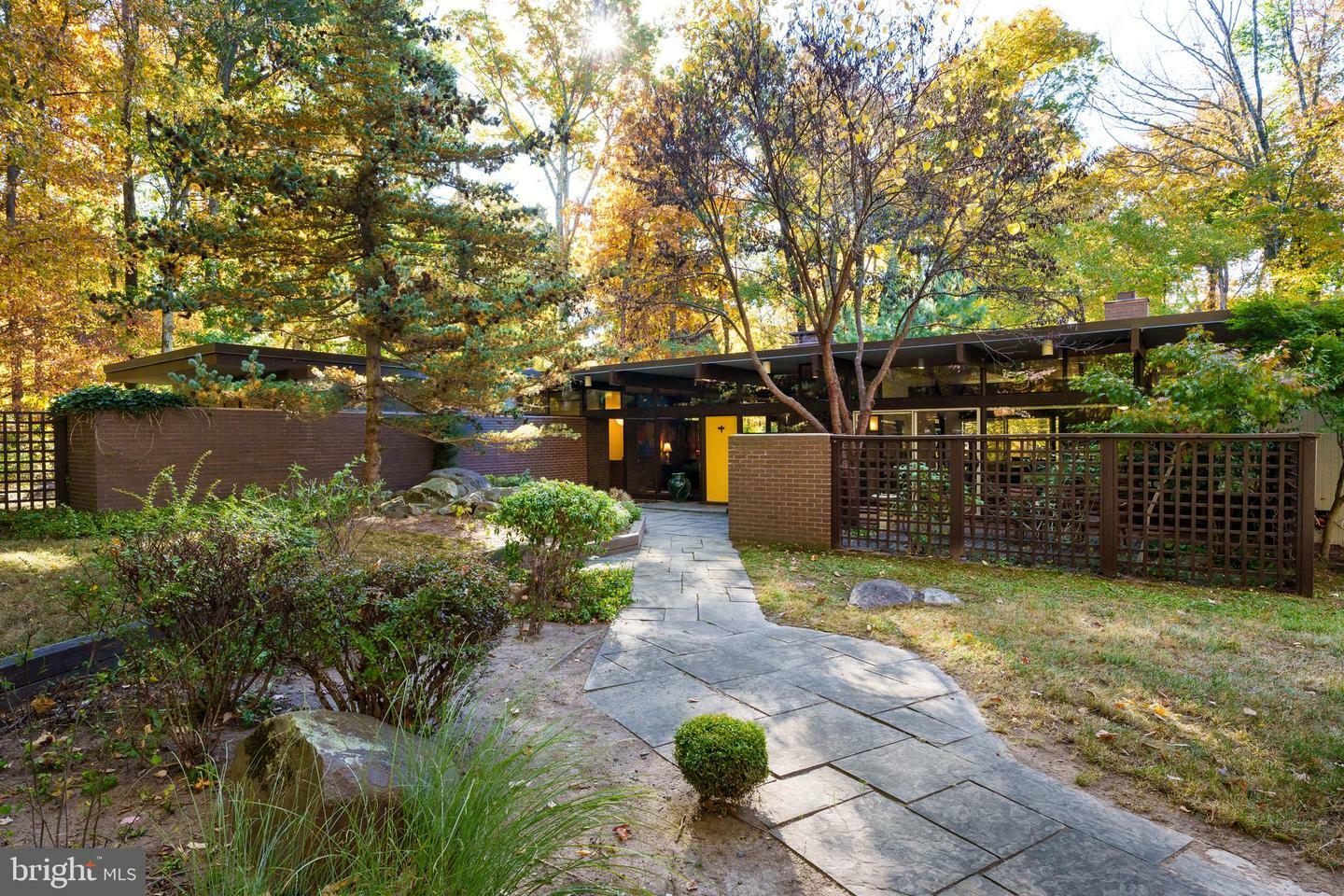 Property Photo:  75 Hardy Drive  NJ 08540 