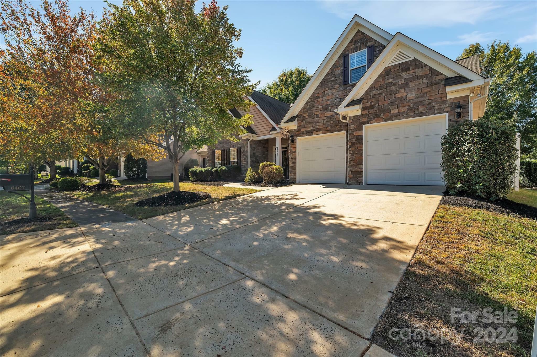 Property Photo:  6407 Breckfield Court  NC 28278 