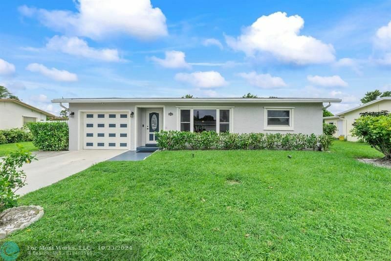 Property Photo:  14598 Sunny Waters Ln  FL 33484 