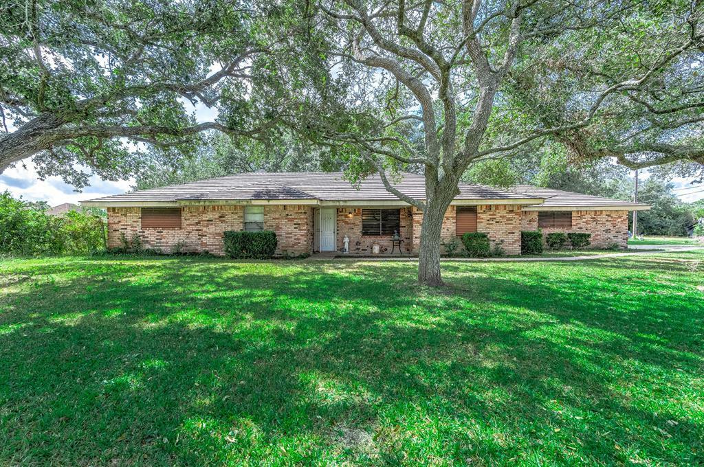 Property Photo:  13714 County Road 282  TX 77511 