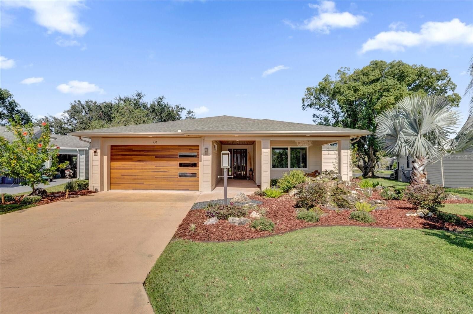 Property Photo:  733 Turnberry Lane  FL 32159 