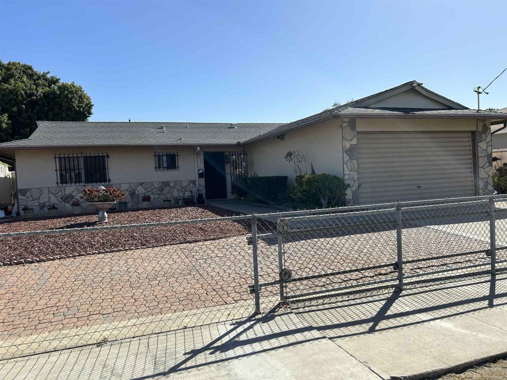 Property Photo:  526 Roja Drive  CA 92057 