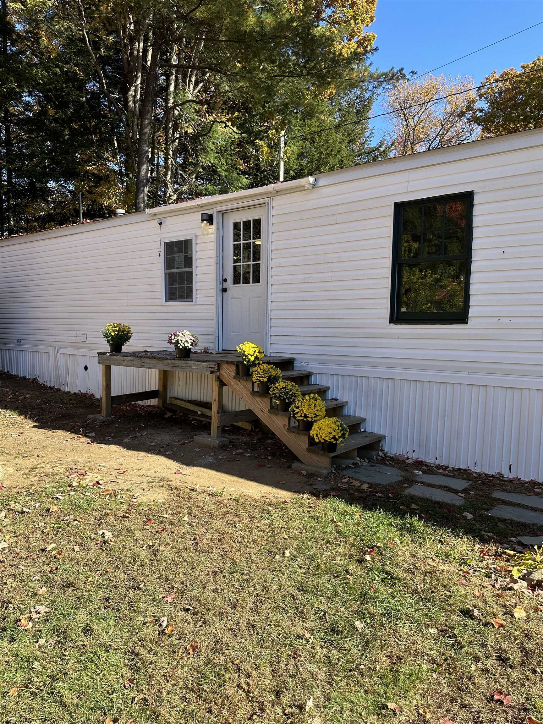 Property Photo:  20 White Rock Circle  NH 03276 