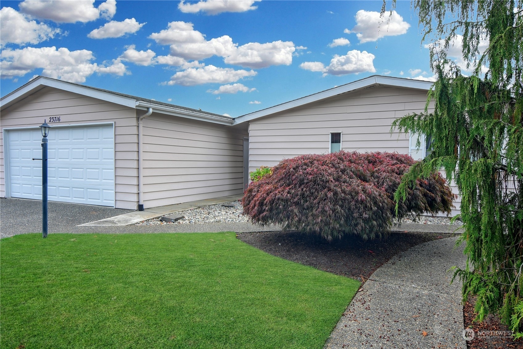 23716  Lake Drive E  Bothell WA 98021 photo