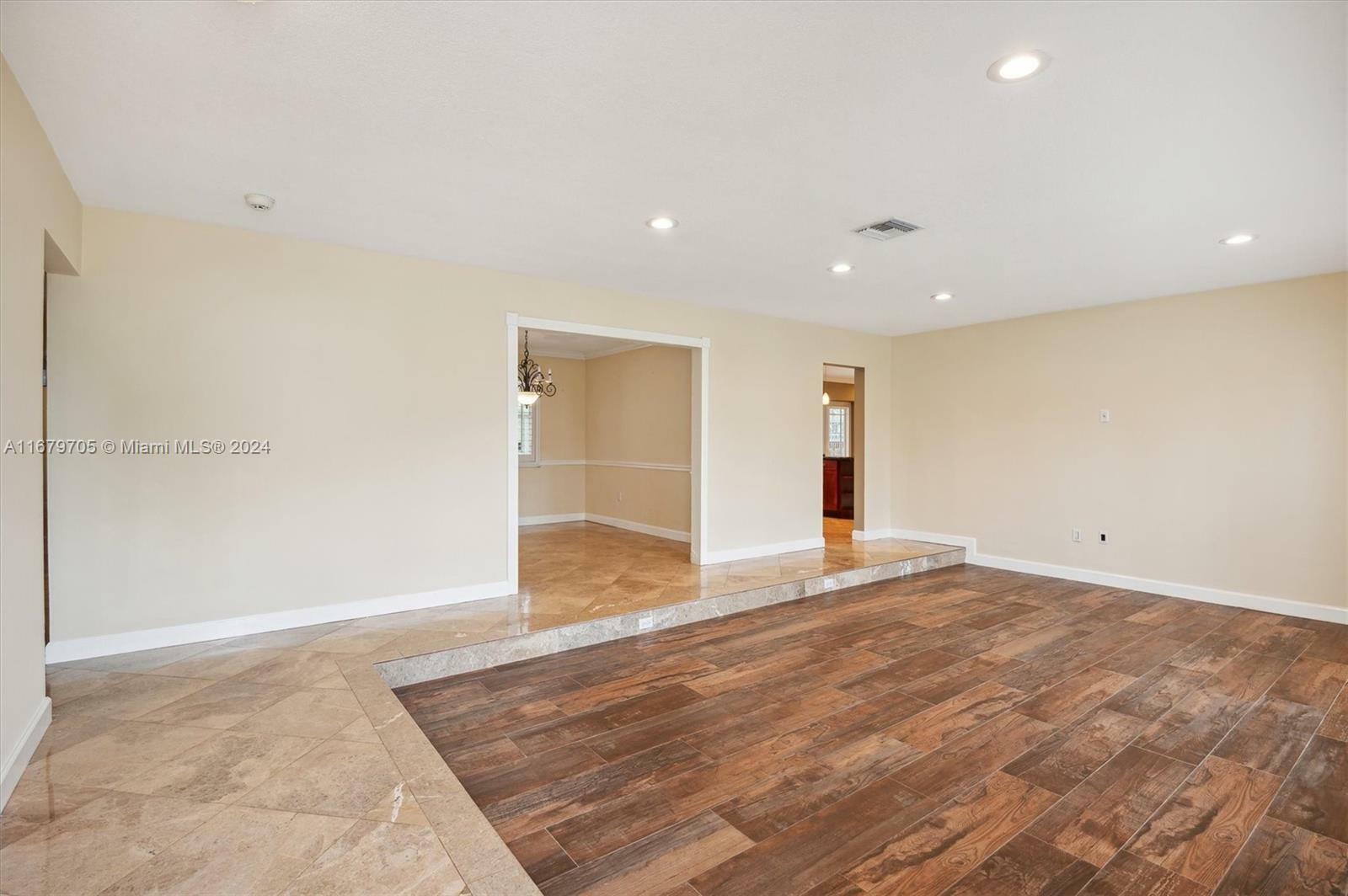 Property Photo:  5118 Roosevelt St  FL 33021 