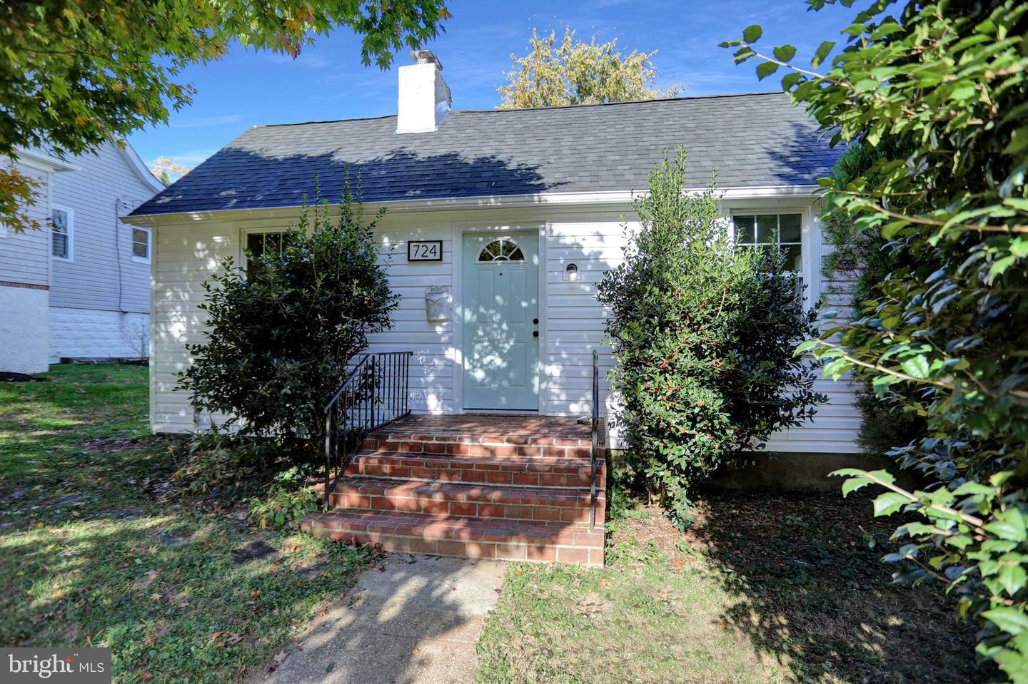 Property Photo:  724 Highwood Drive  MD 21212 