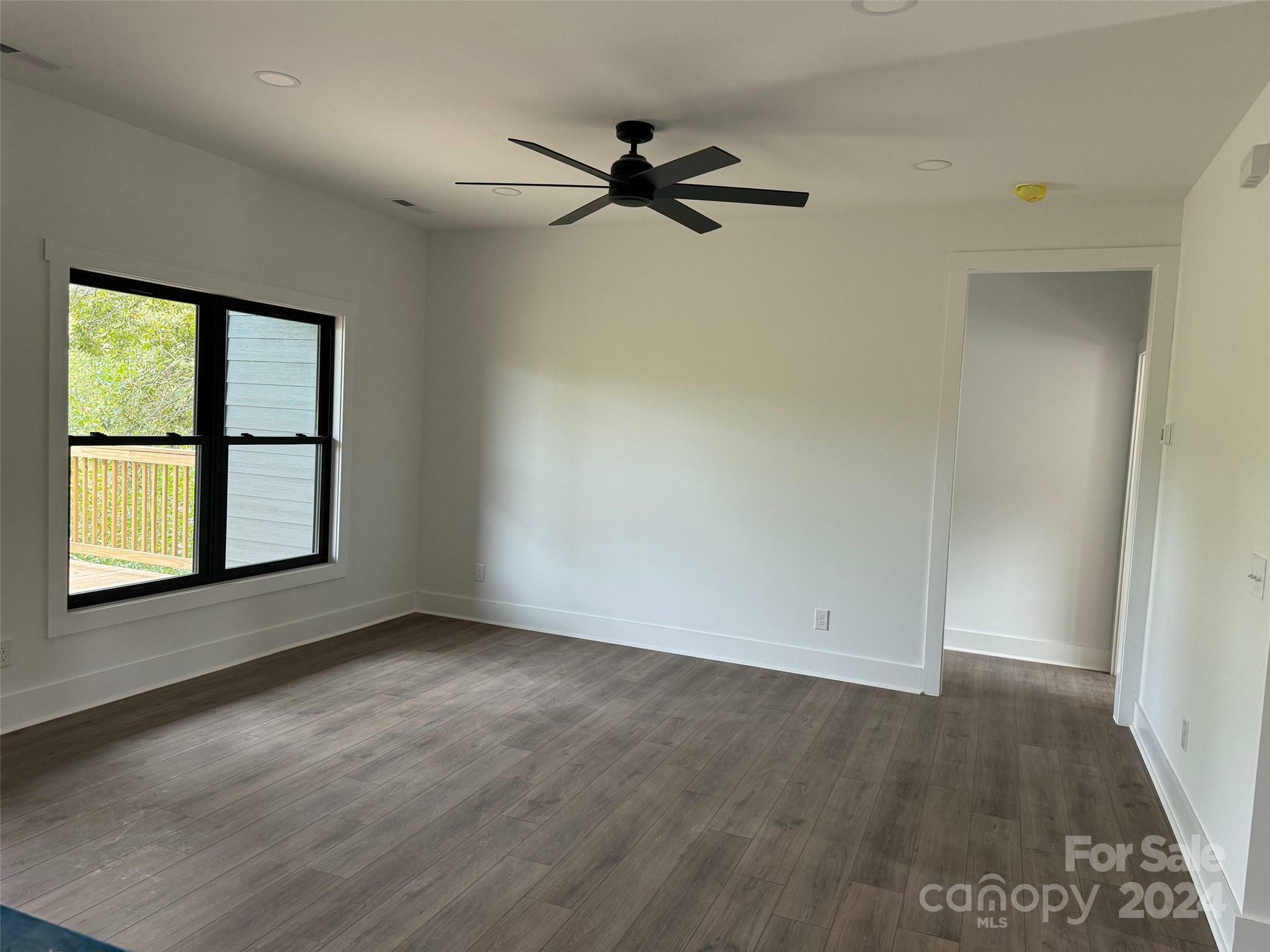 Property Photo:  520 Park Way NE 26  NC 28645 