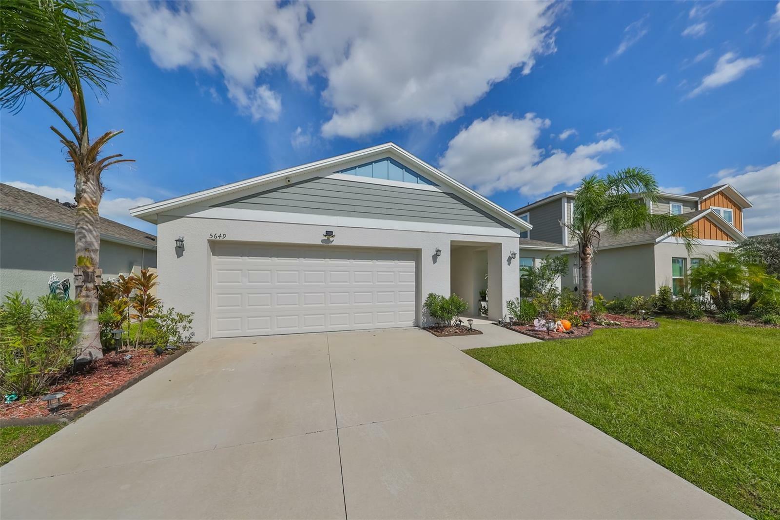 Property Photo:  5649 Arlington River Drive  FL 33811 