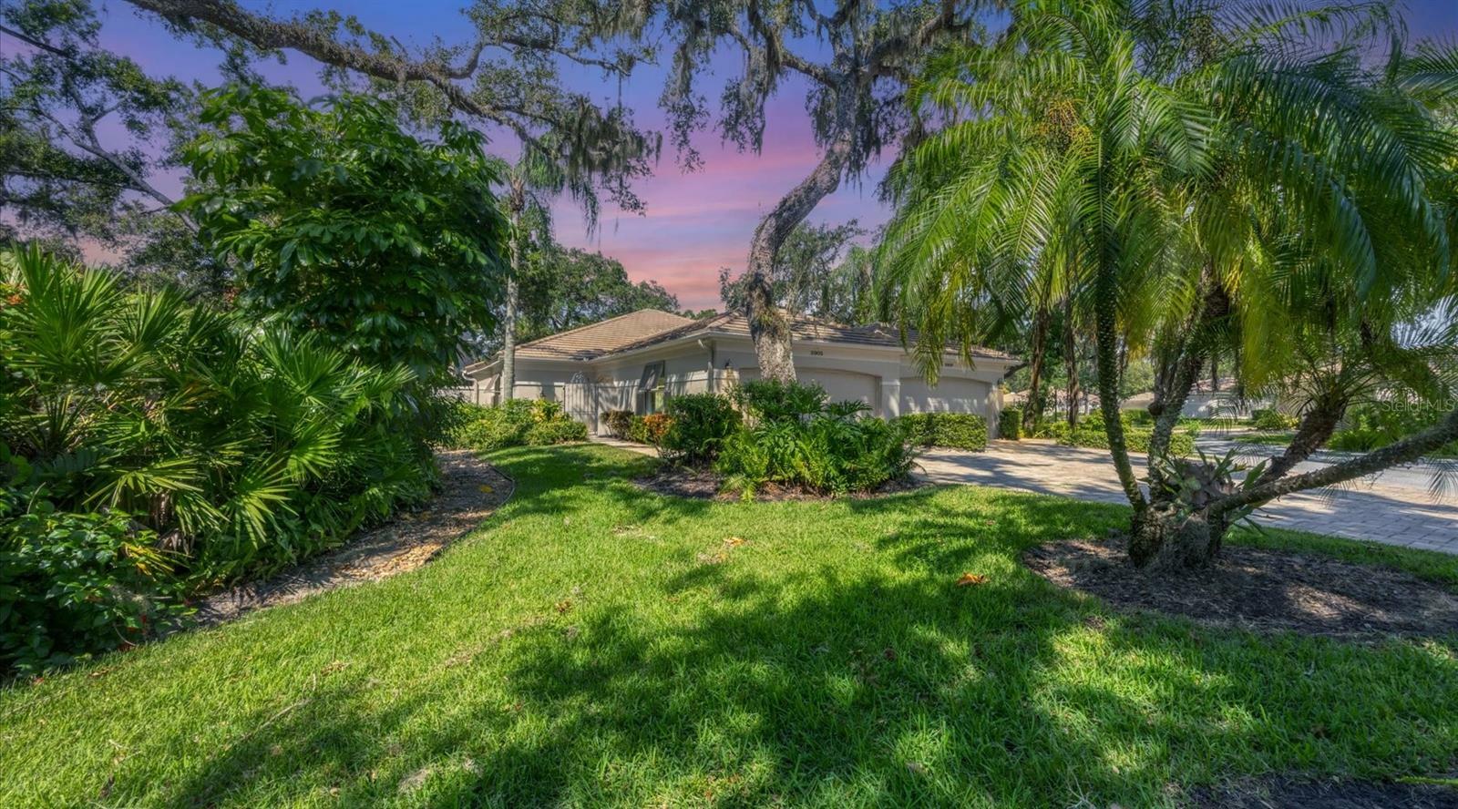 3905 Oakley Greene 24  Sarasota FL 34235 photo