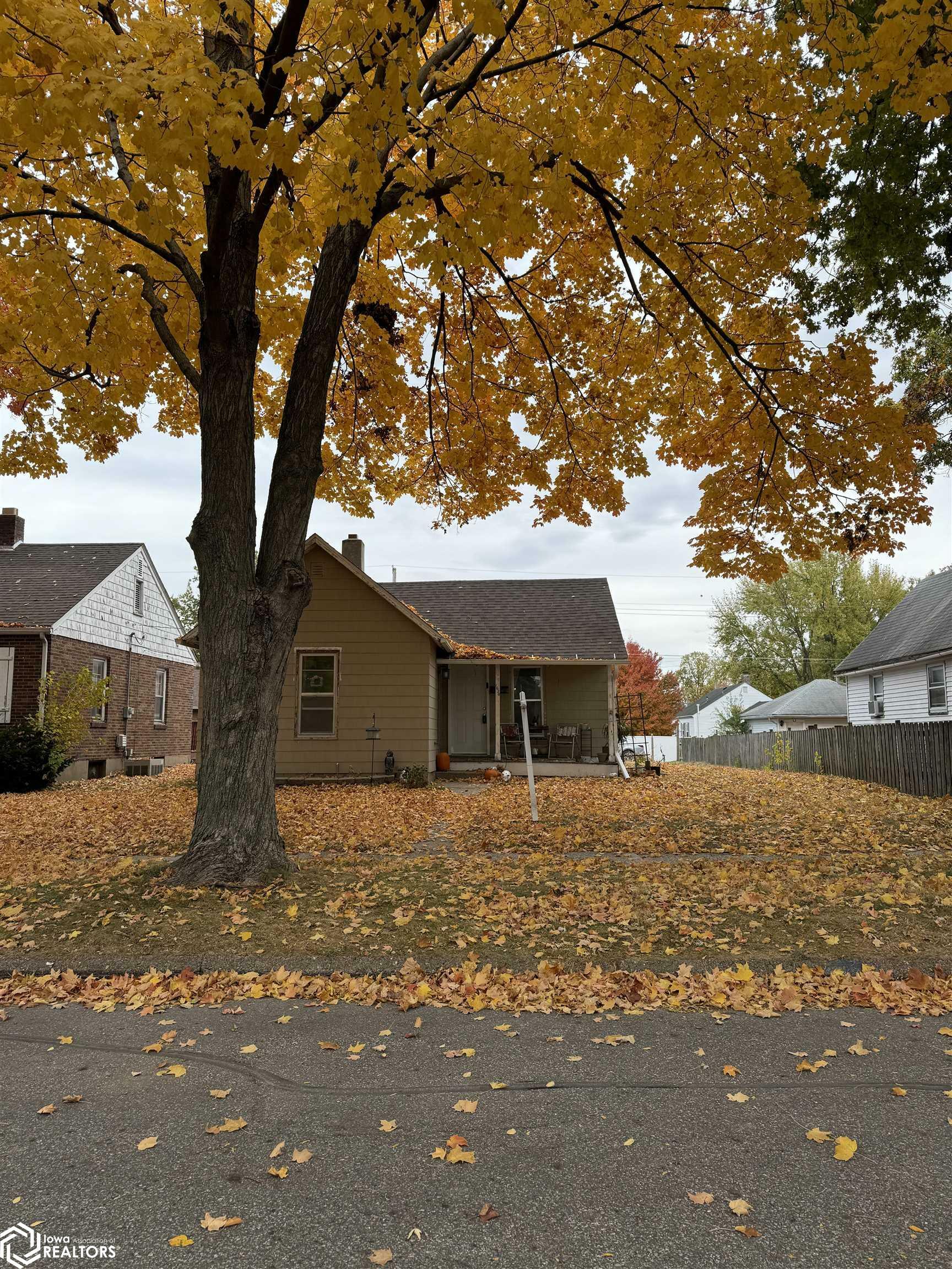 Property Photo:  1620 S 12th Street  IA 52601 