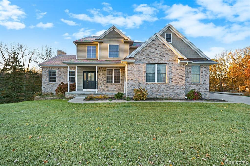Property Photo:  9146 Old Oak Drive  MI 48439 8093 