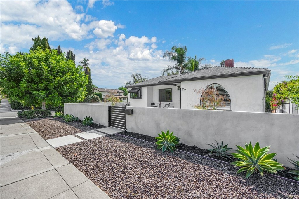 Property Photo:  616 W Fern Drive  CA 92832 