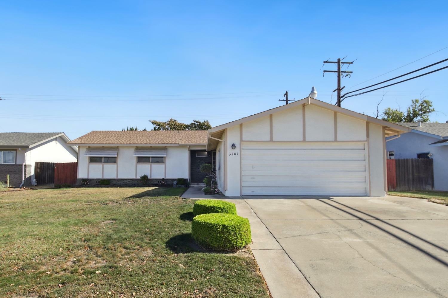 Property Photo:  3701 Thornhill Drive  CA 95826 