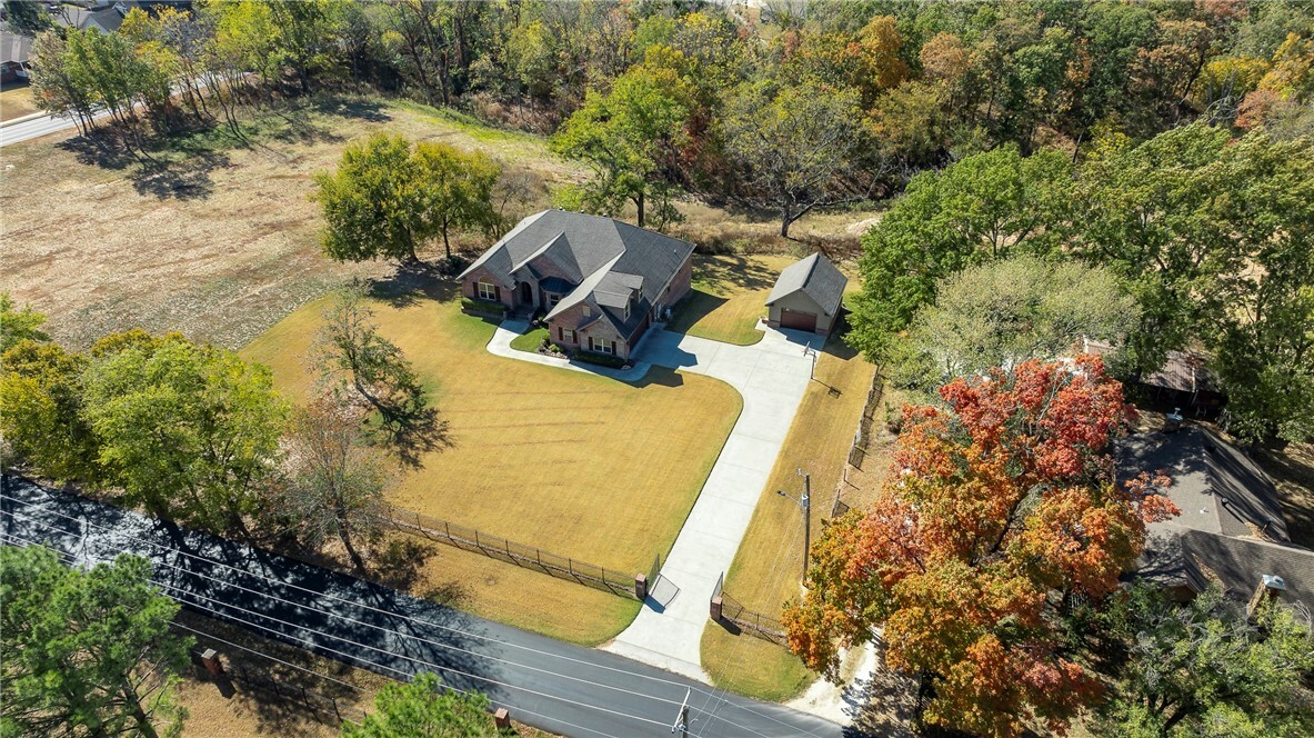 Property Photo:  305 Peach Orchard Road  AR 72712 