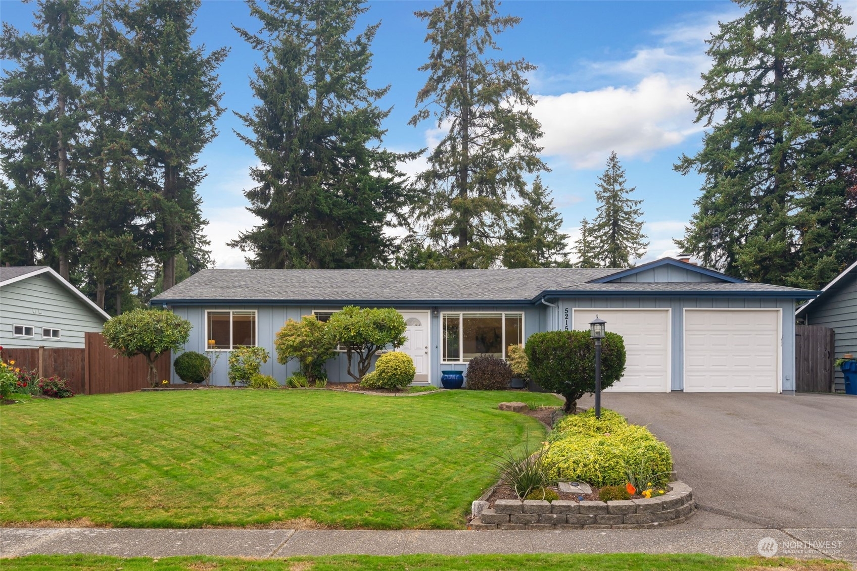 Property Photo:  5215 172nd Place SW  WA 98037 