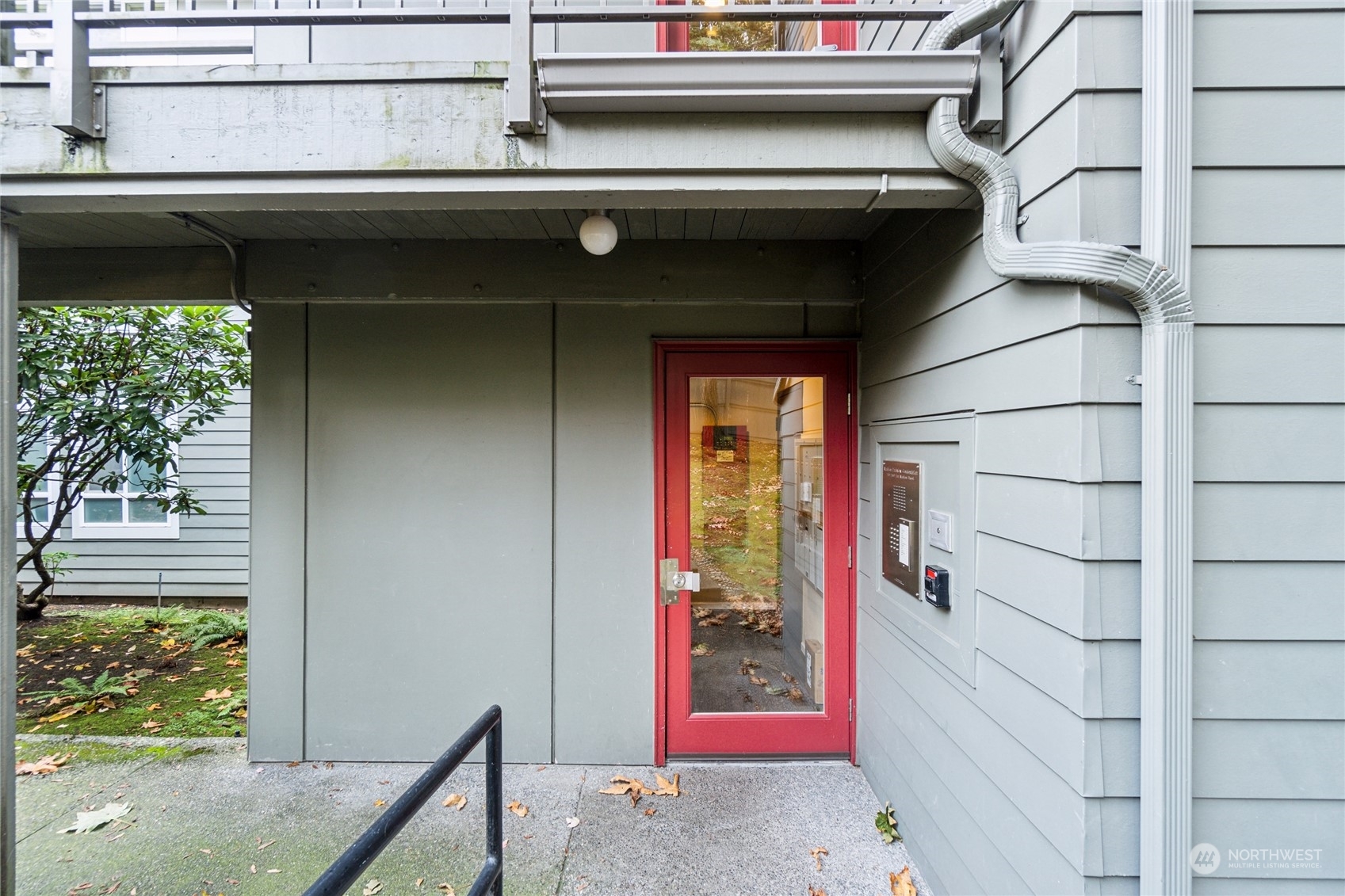 Property Photo:  2419 E Madison Street 2467  WA 98112 