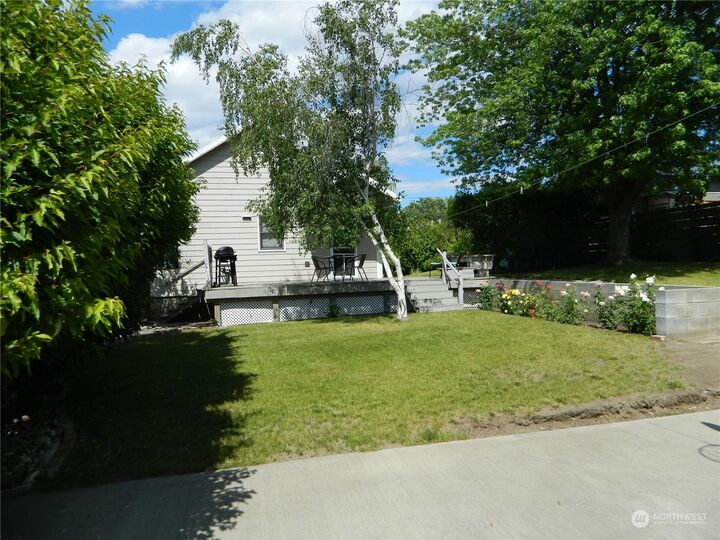 Property Photo: 224 3rd Street E WA 98855