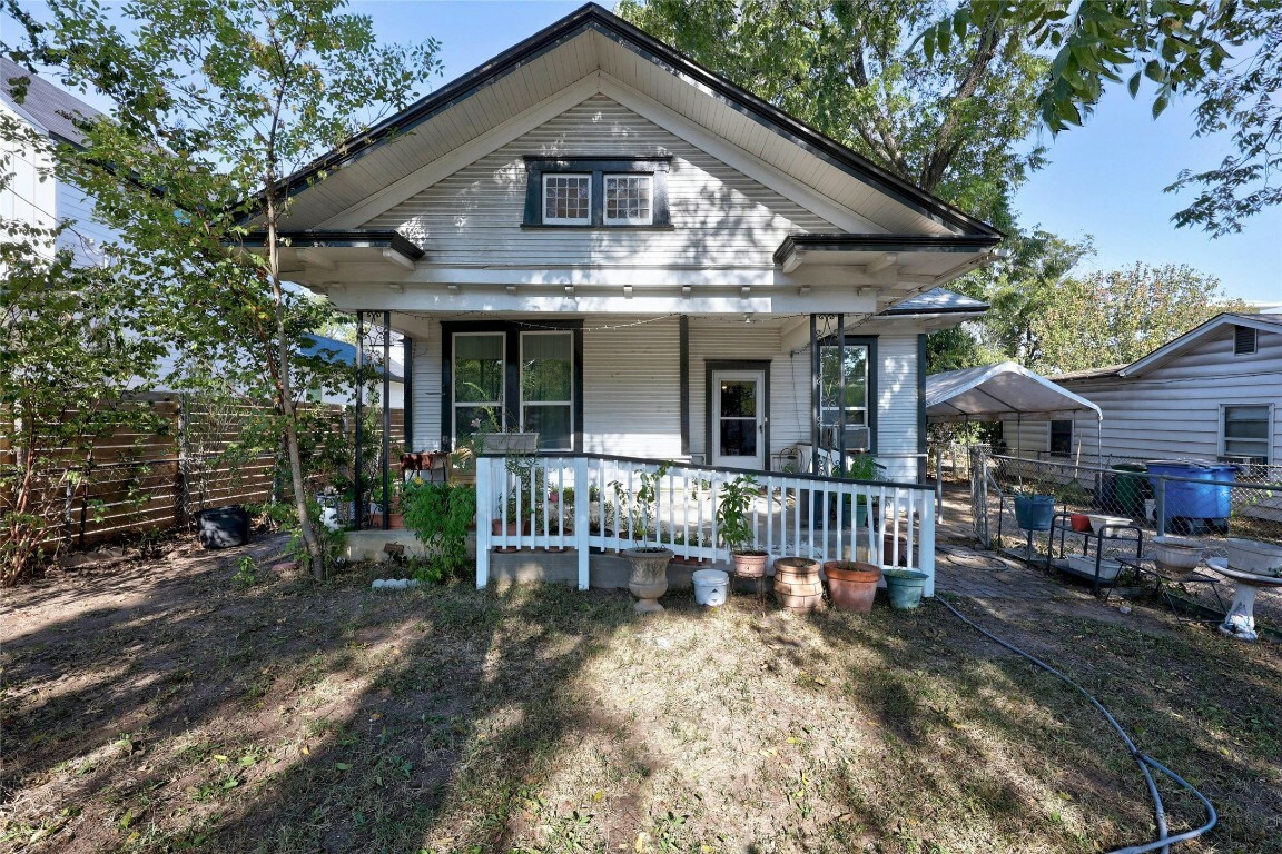 Property Photo:  1004 Vargas Road  TX 78741 