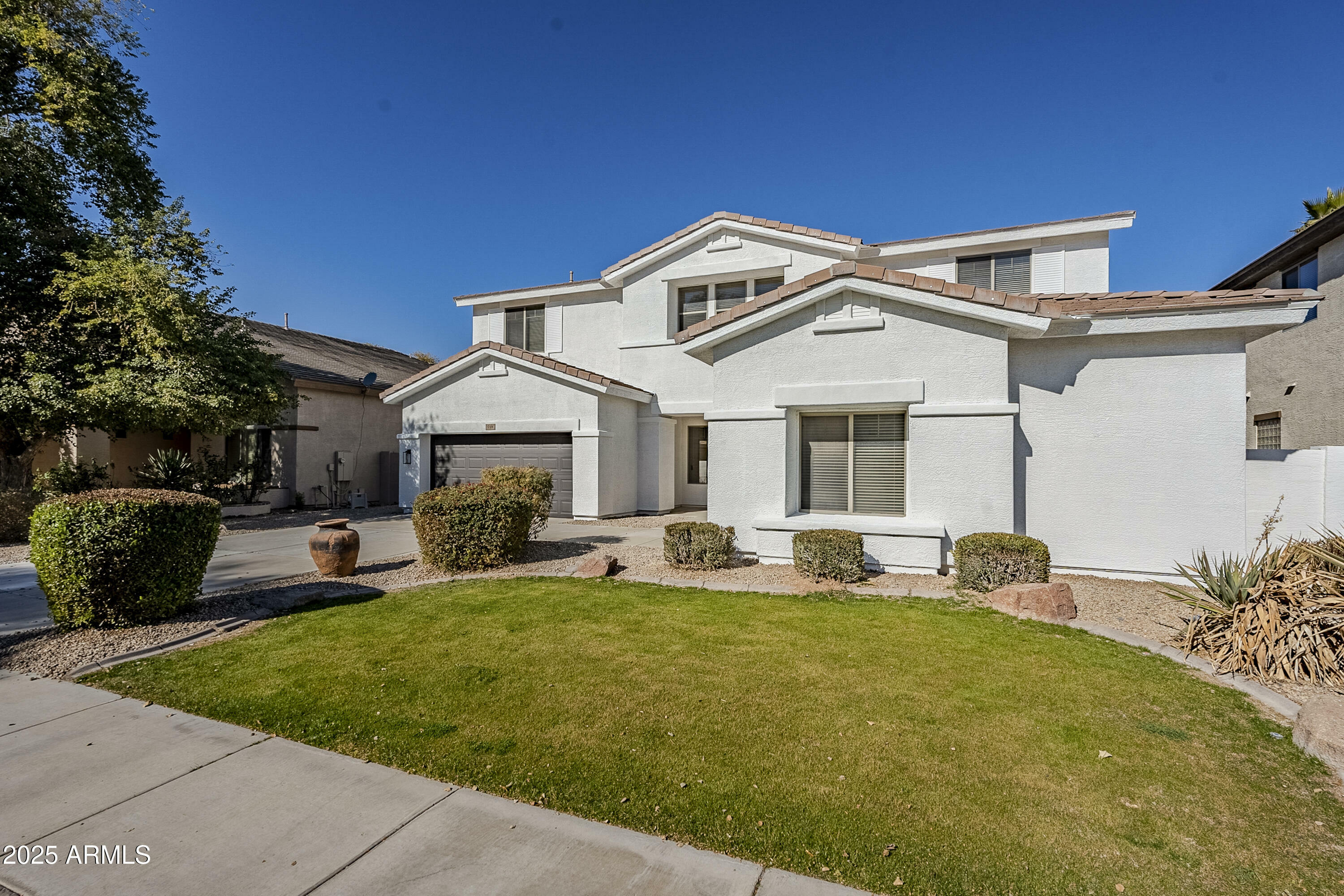 Property Photo:  718 E Scorpio Place  AZ 85249 