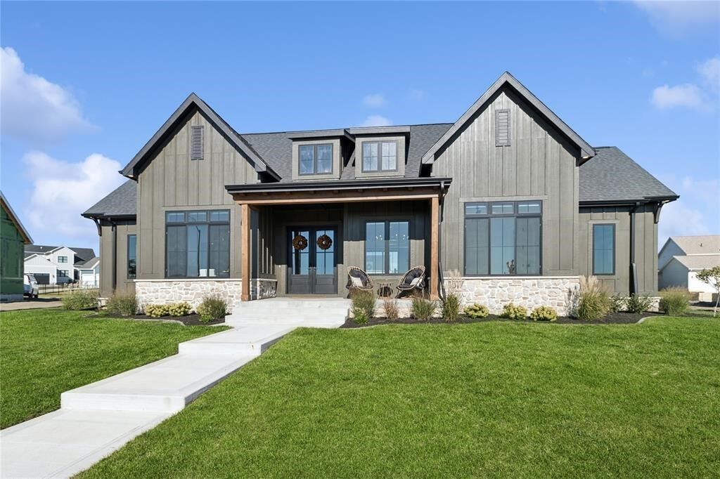 Property Photo:  1517 SW Des Moines Street  IA 50023 