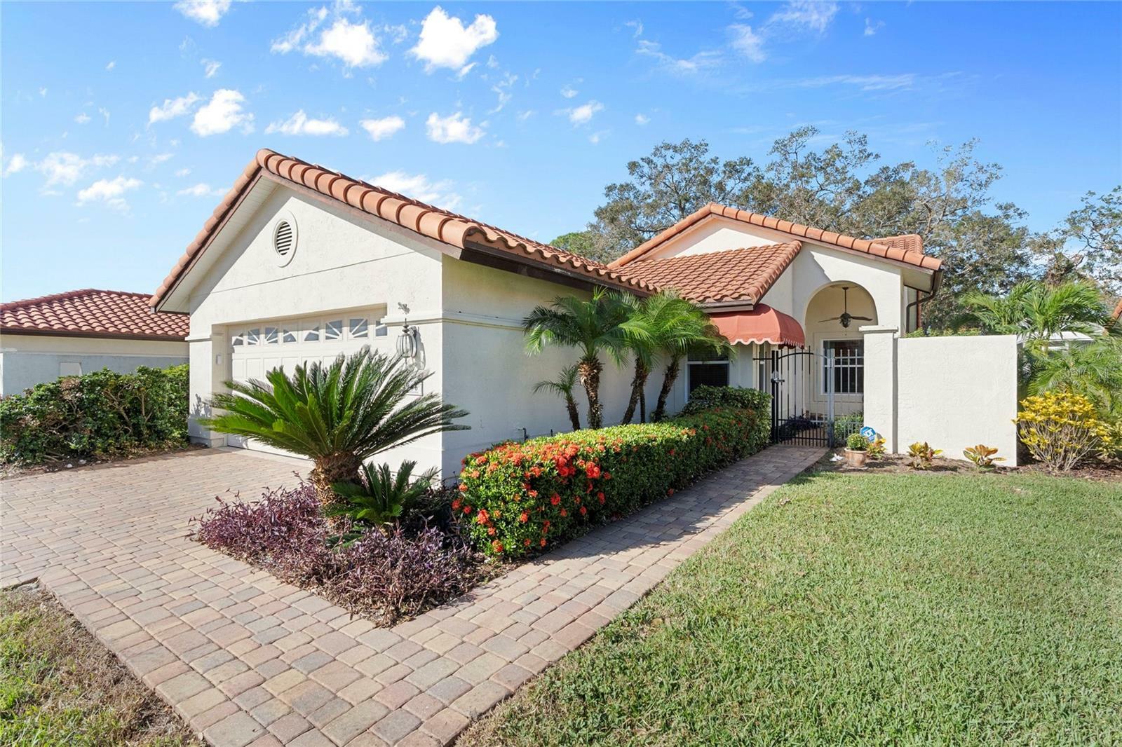 Property Photo:  4966 Clubview Court E  FL 34203 