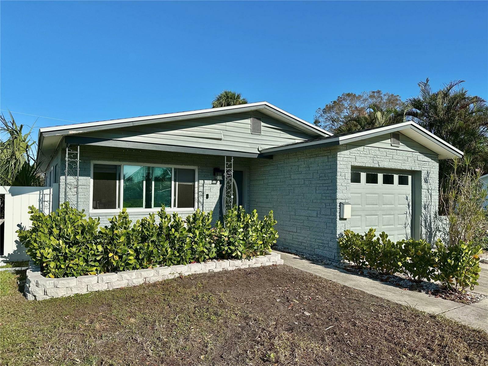 Property Photo:  3634 Bayshore Boulevard NE  FL 33703 