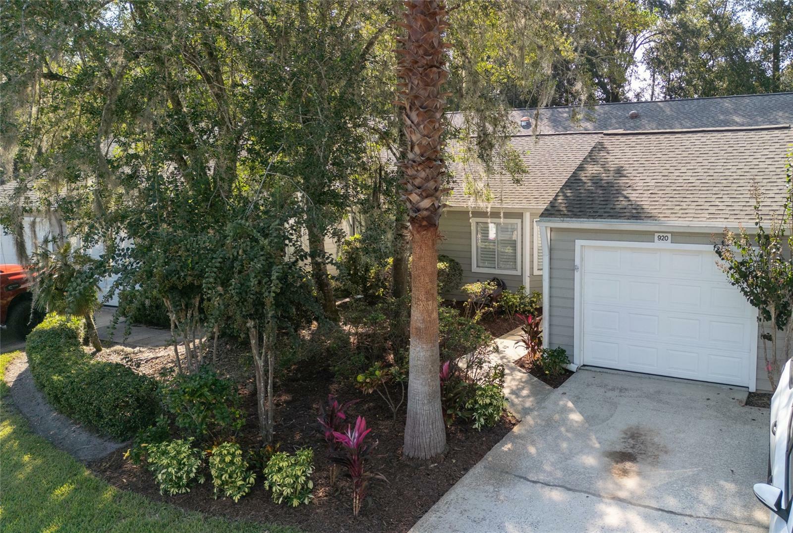 Property Photo:  920 NW 124th Drive  FL 32669 