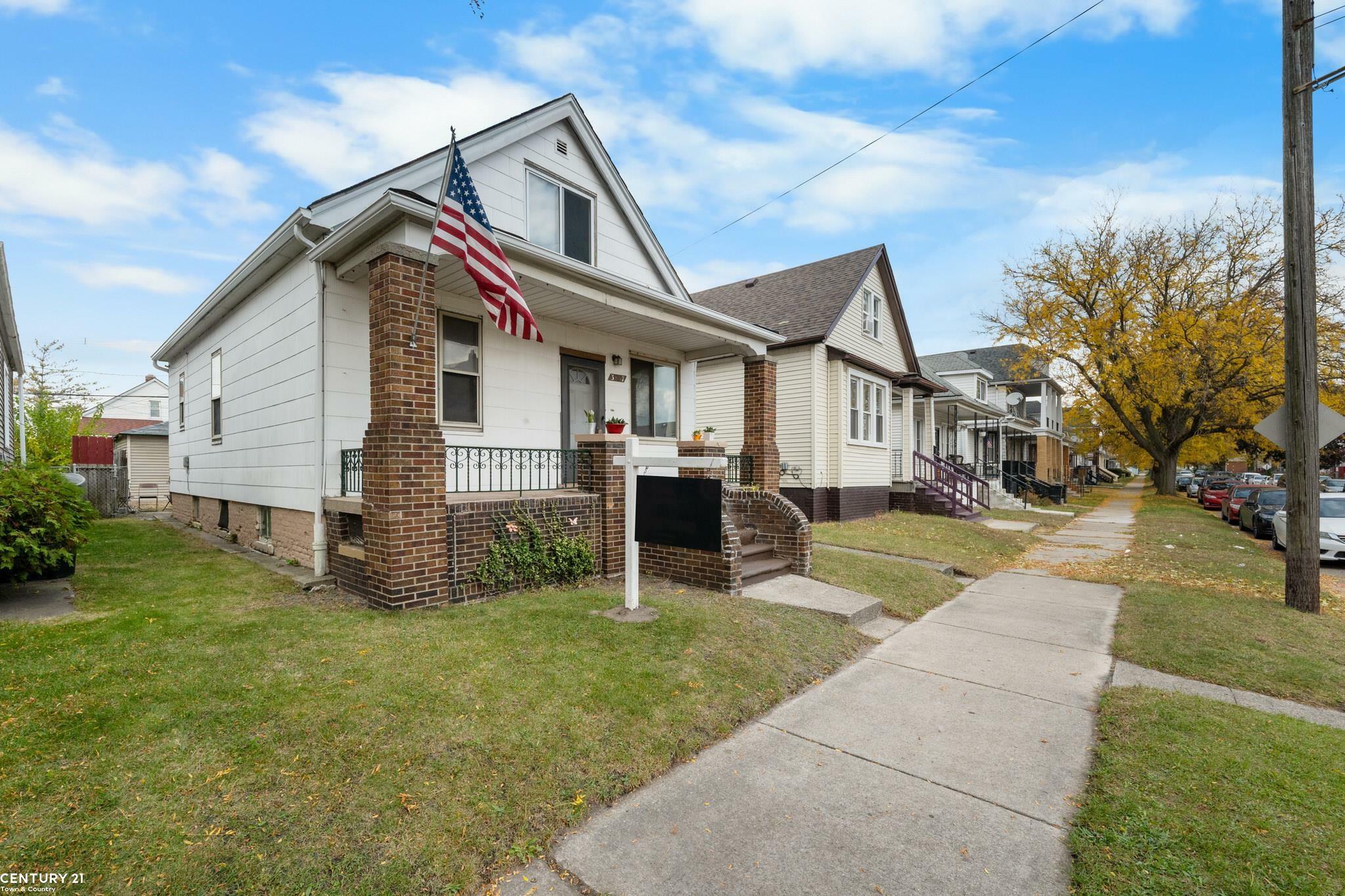 Property Photo:  3857 Commor Street  MI 48212 