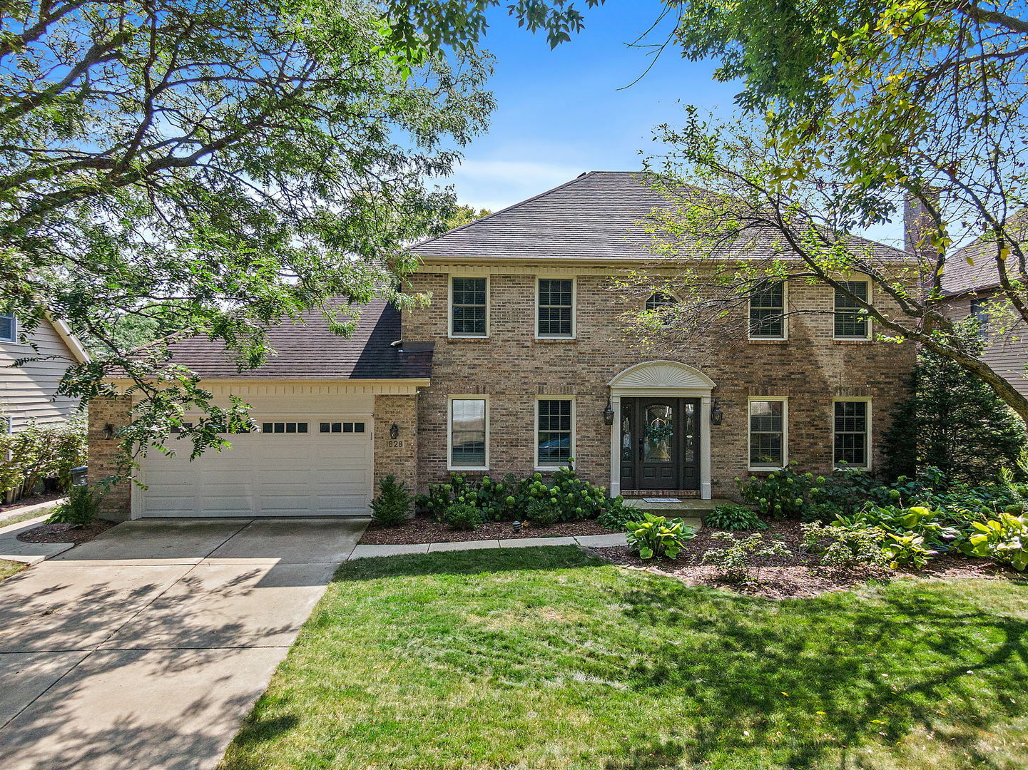 Property Photo:  1628 Ambleside Circle  IL 60540 